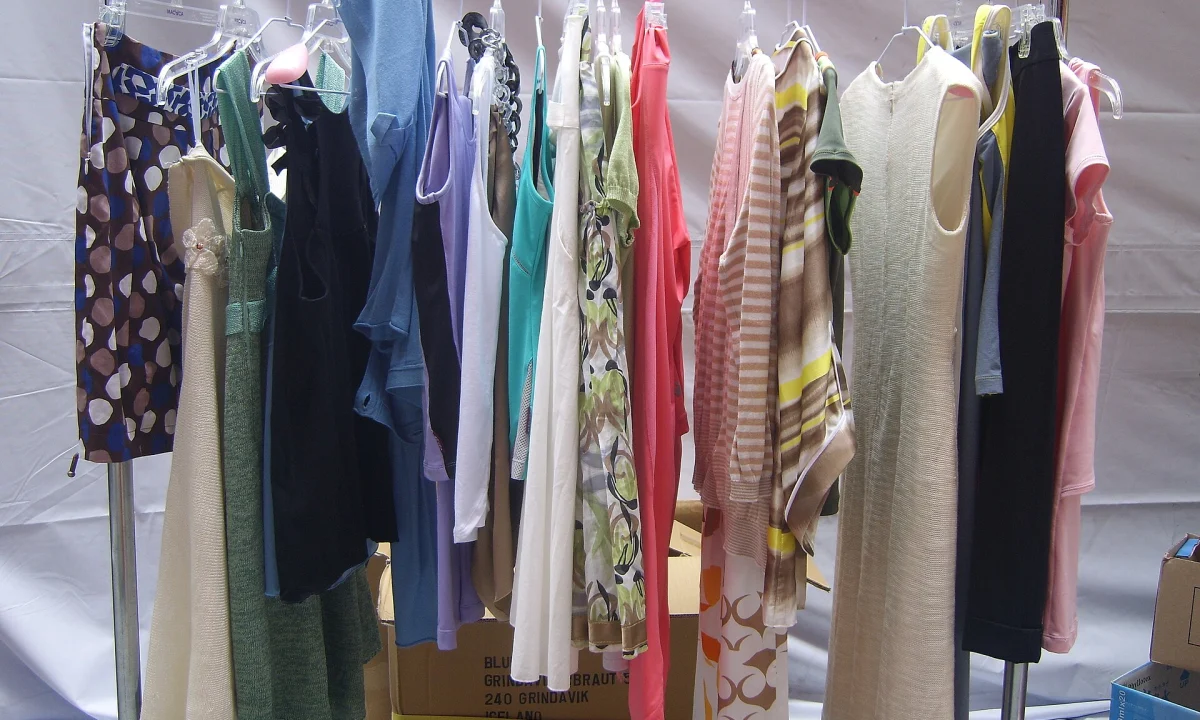Capsule wardrobe: πώς να φτιάξετε μια γκαρνταρόμπα που δουλεύει για εσάς